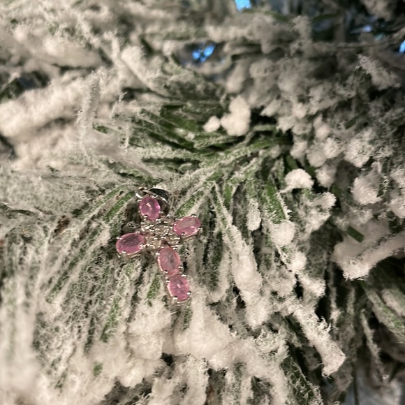 Pink sapphire cross with five diamonds in the middle - Picture 4 of 14